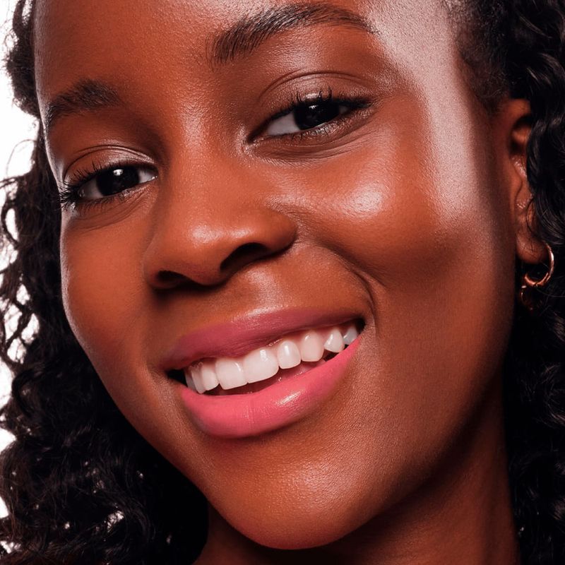 Essence - Satin Glow Shine 03 Rose And Shine - Batom - 3,5g