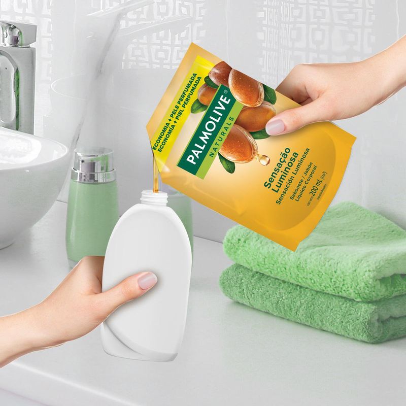 Sabonete Líquido Palmolive Naturals Sensação Luminosa Refil 200ml - Pague  Menos