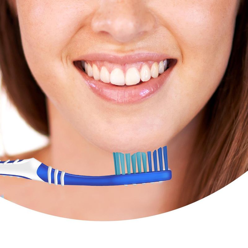 ec0b93c365d4b74faa553ecd747fc57f_colgate-escova-de-dente-colgate-extra-clean-3-unid-promo-c--desconto_lett_4