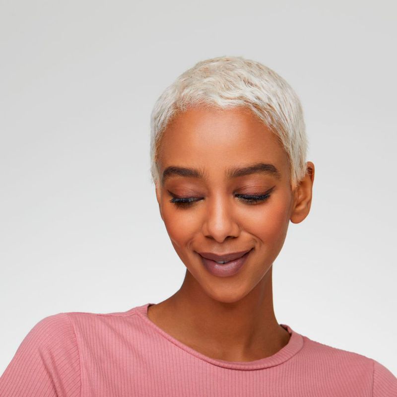 Lápis De Olho Cremoso Essence Kajal 08 Marrom 1g