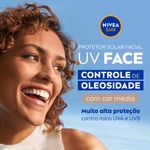 4006000004235-NIVEASUNProtetorSolarFacialBeautyExpertControledeOleosidadeComCorMediaFPS6050g-1.jpg